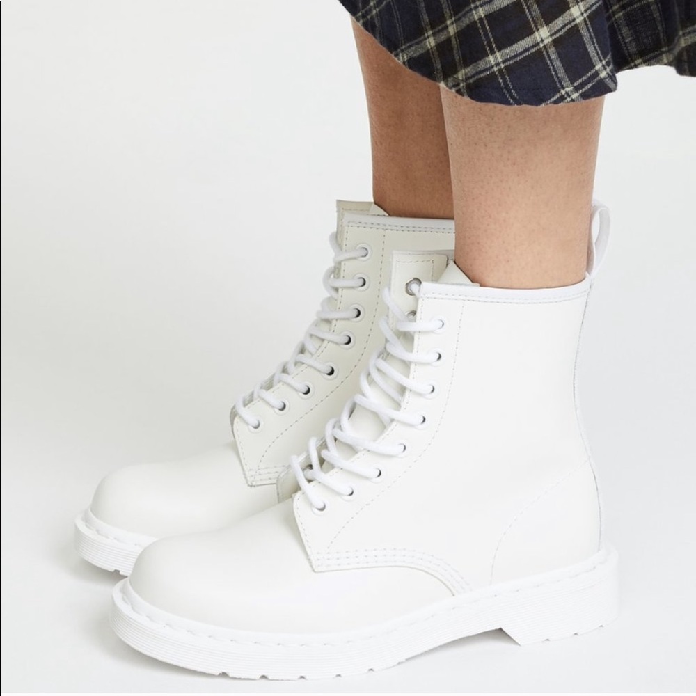 ❌SOLD❌ Dr. Martens 1460 Mono 8-Eye Leather Boot - Picture 2 of 15